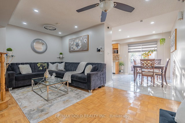 7 Sand Cherry Crescent