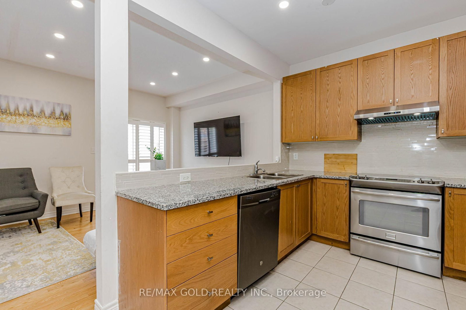566 Bessborough Drive • Milton, ON photo 10