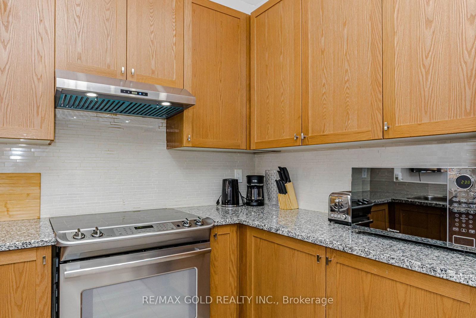 566 Bessborough Drive • Milton, ON photo 11