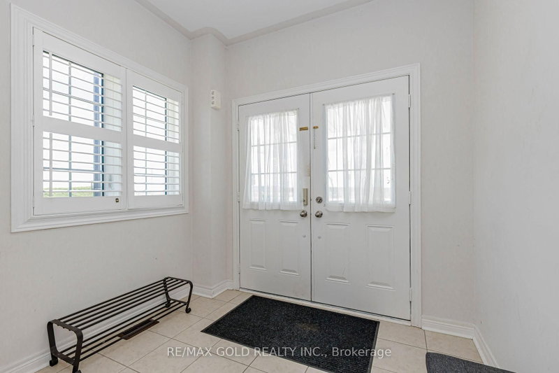 566 Bessborough Drive