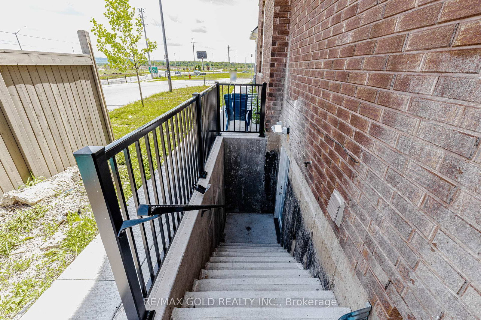 566 Bessborough Drive • Milton, ON photo 35