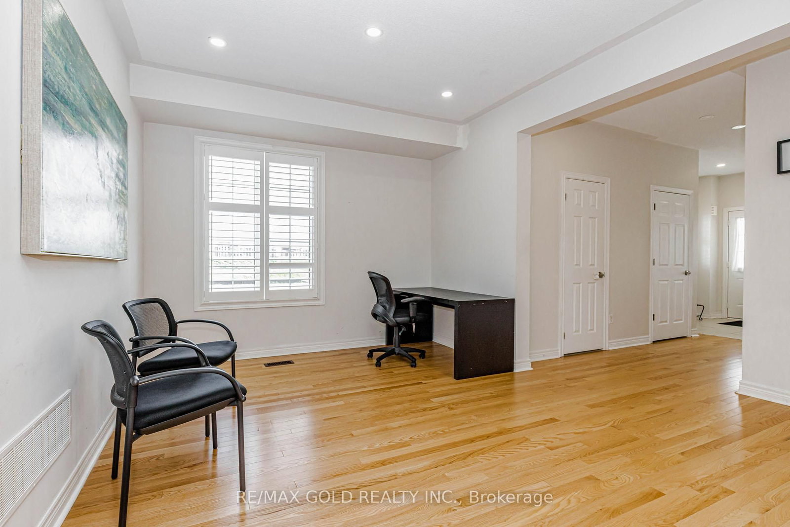 566 Bessborough Drive • Milton, ON photo 6