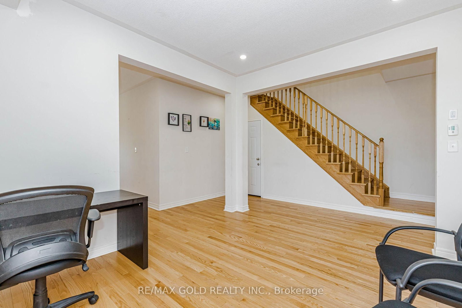 566 Bessborough Drive • Milton, ON photo 7
