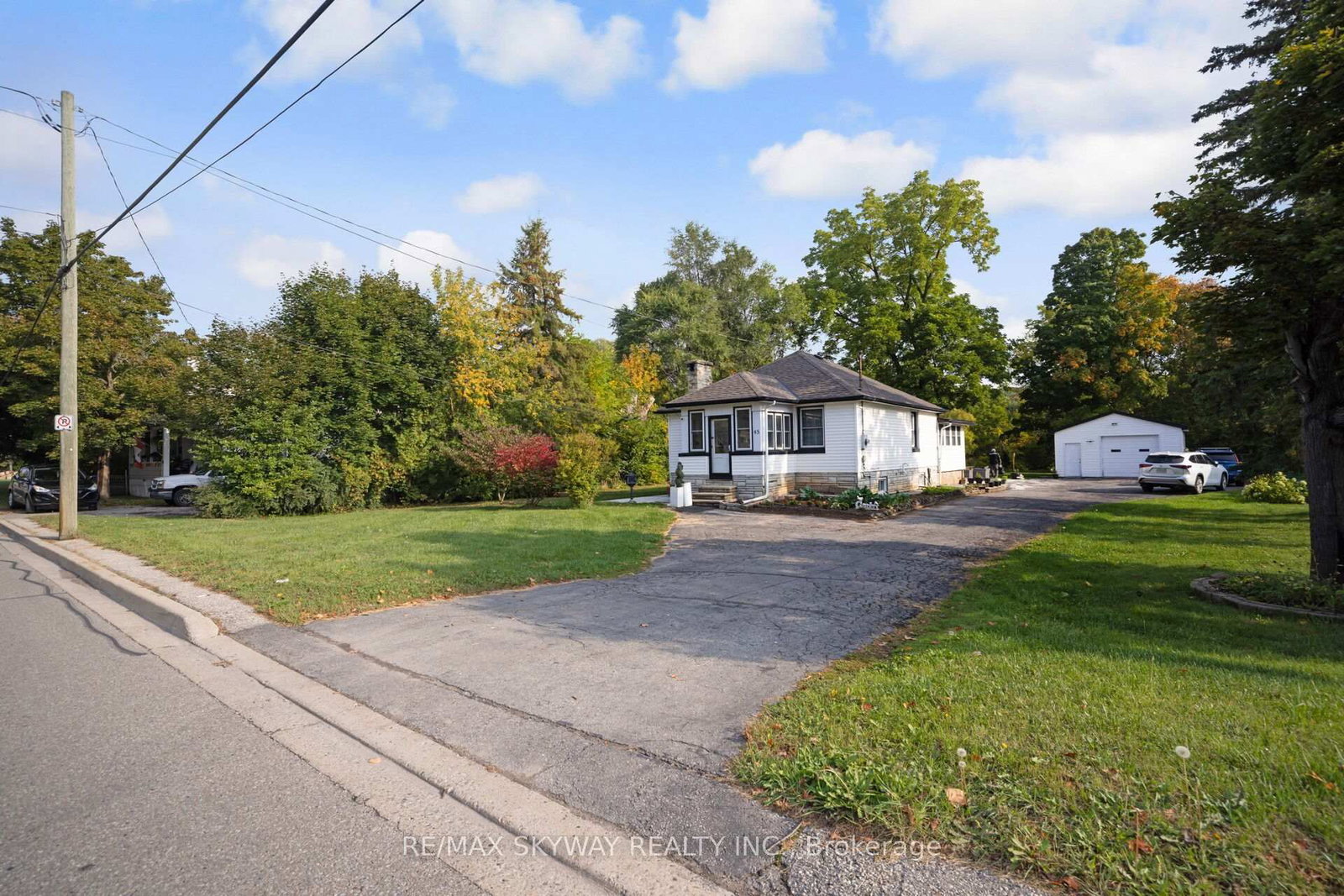 45 Confederation Street • Halton Hills, ON photo 6