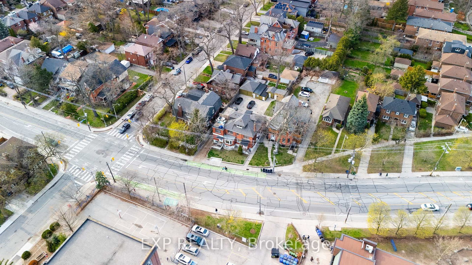 354 Annette Street • Toronto, ON photo 35