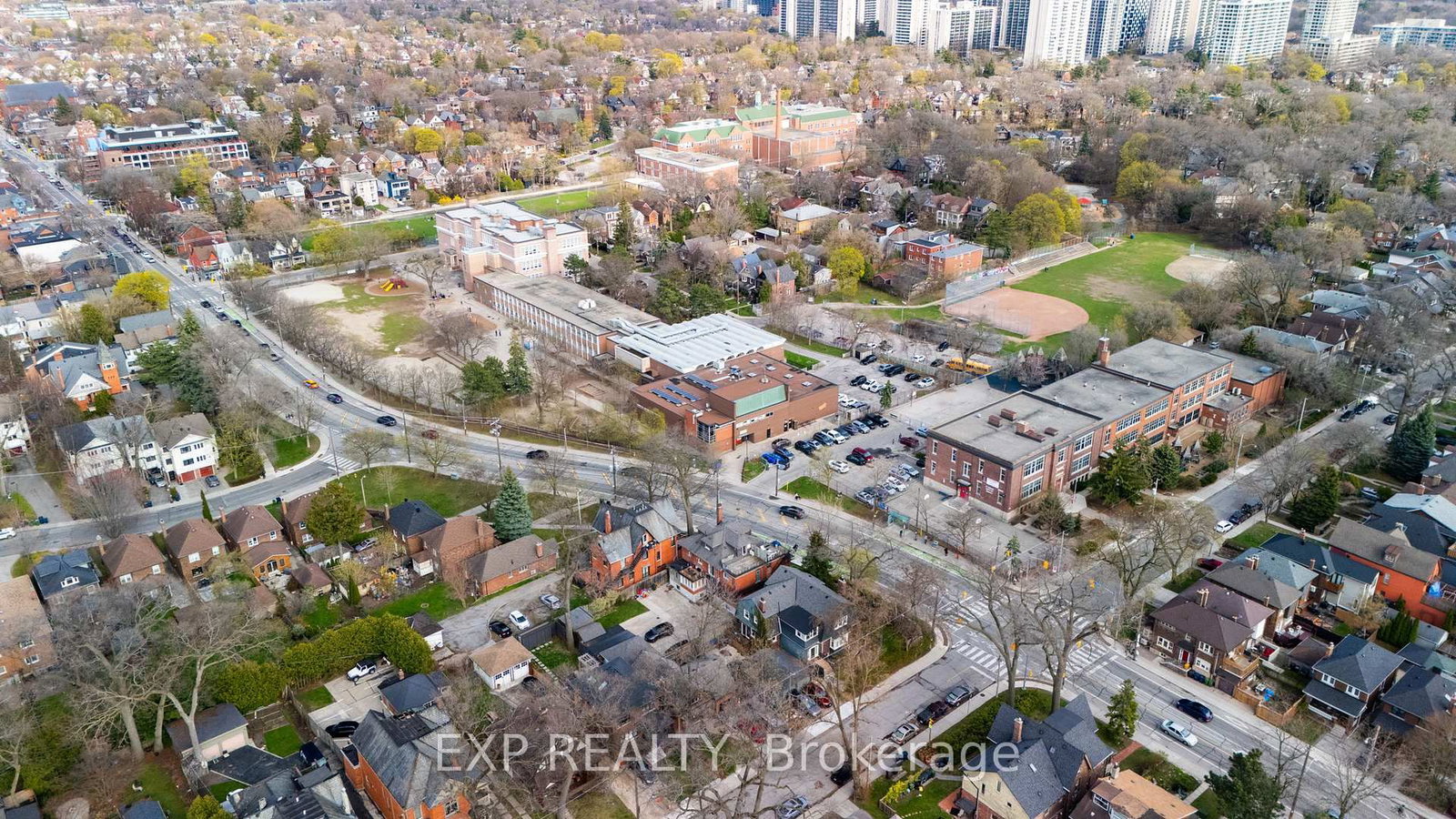 354 Annette Street • Toronto, ON photo 40
