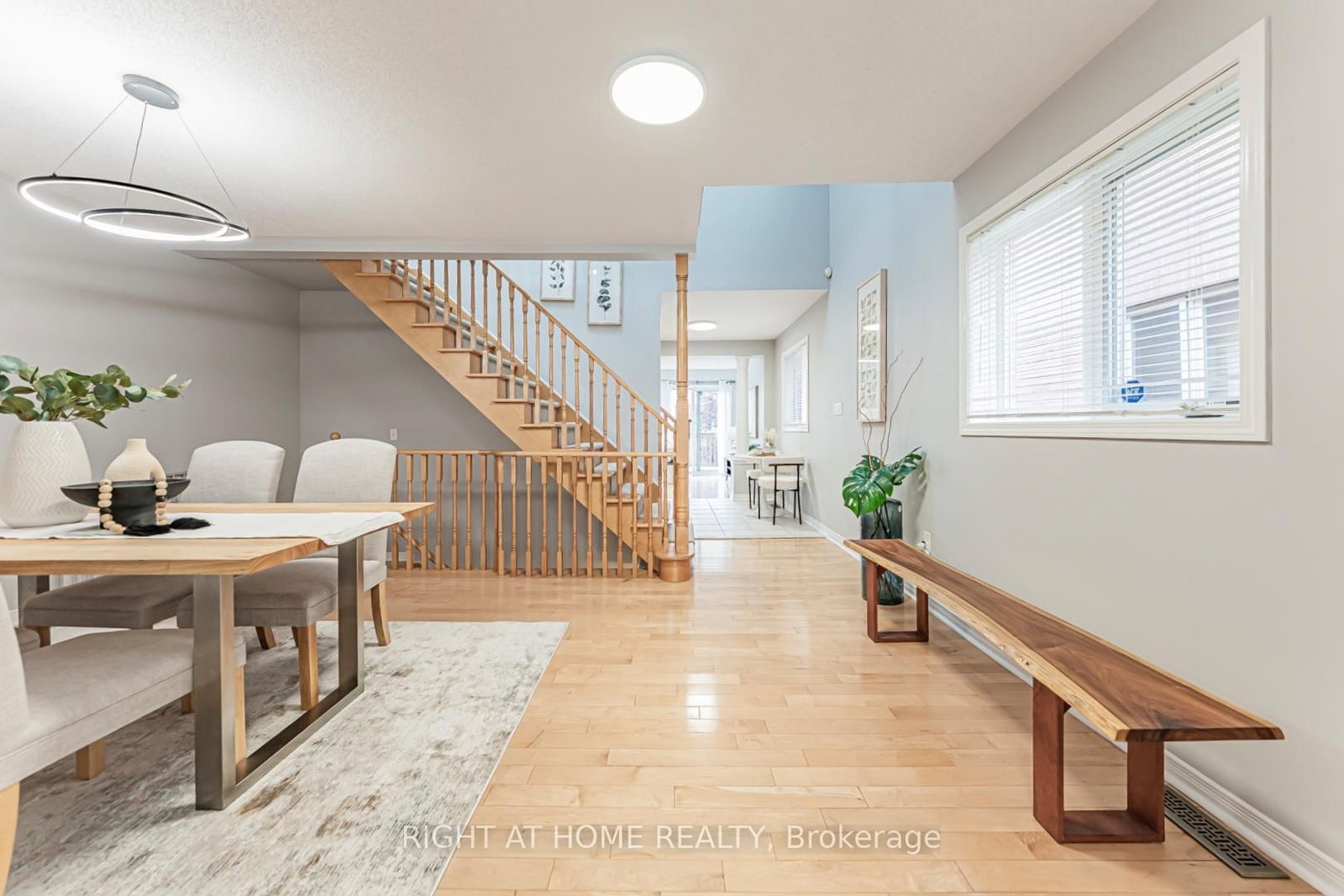 1133 Hickory Hollow Glen • Mississauga, ON photo 4