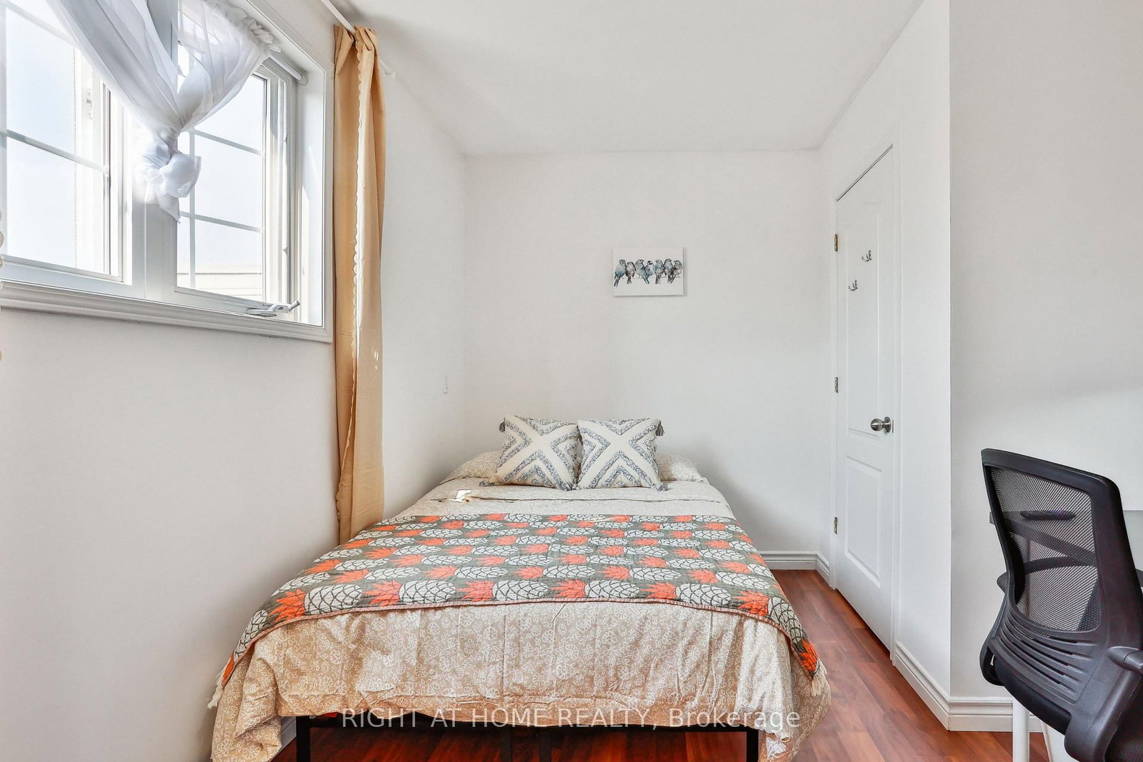 3 Herzberg Gardens • Toronto, ON photo 19