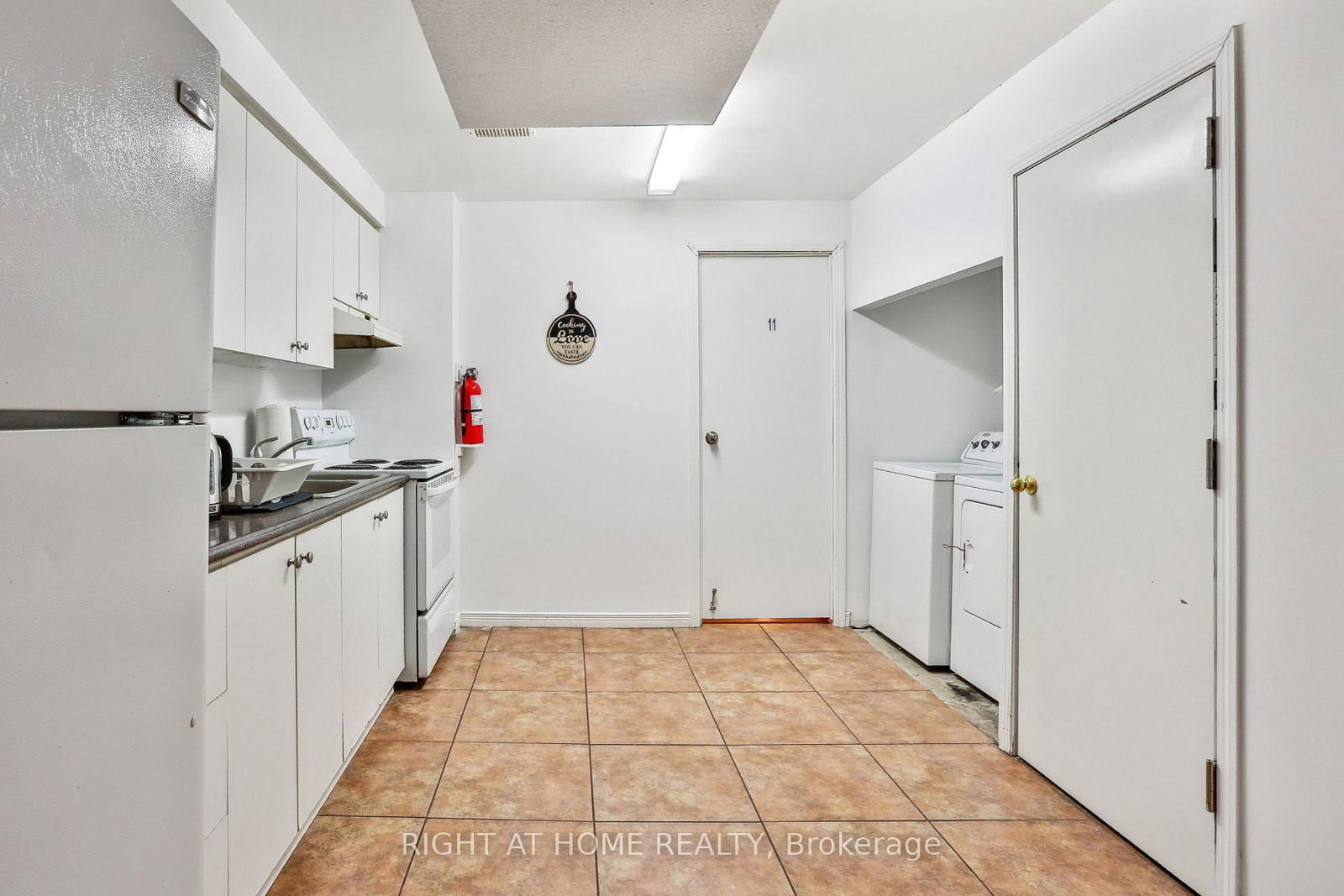 3 Herzberg Gardens • Toronto, ON photo 26