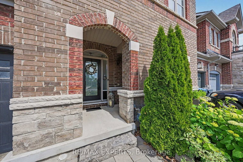 8 Morra Avenue