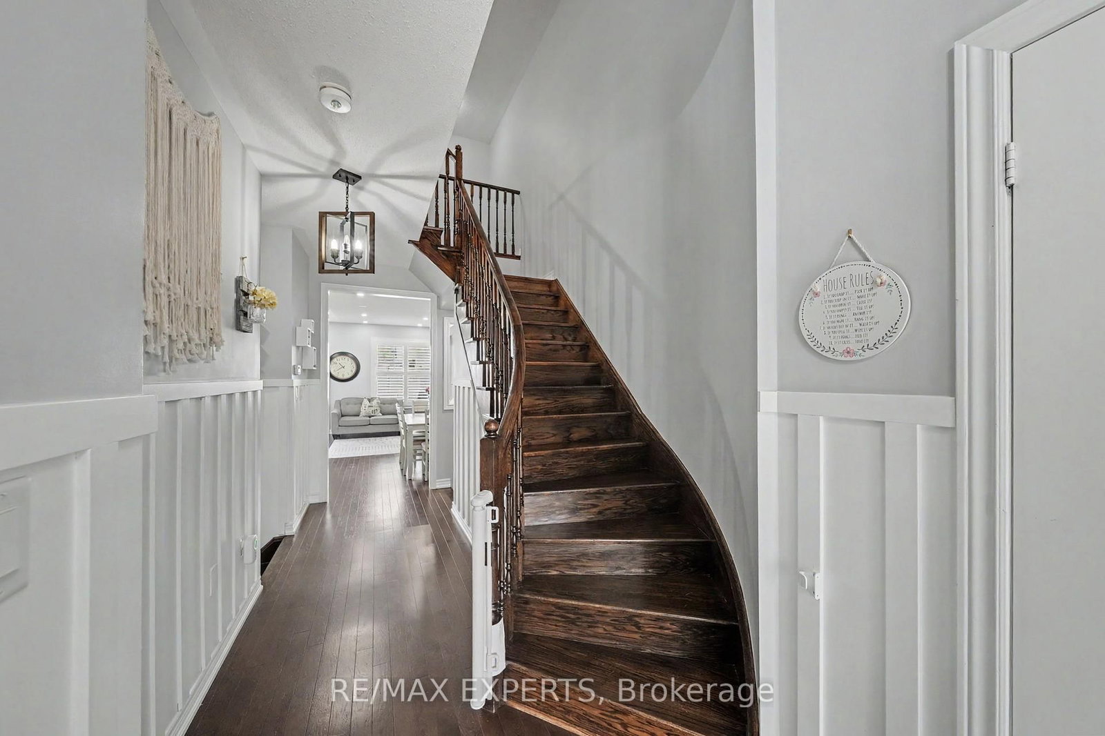 8 Morra Avenue • Caledon, ON photo 4