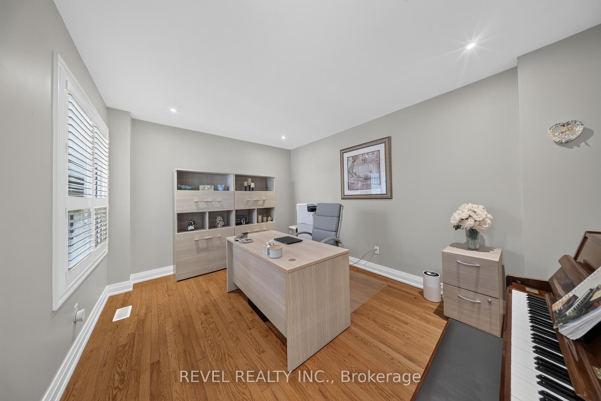 30 Hallen Road