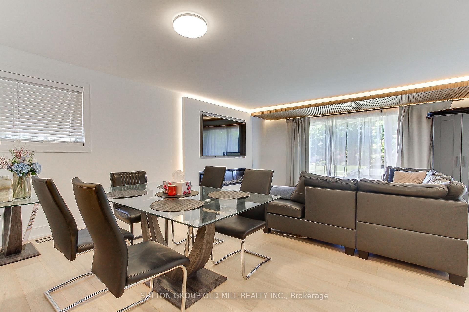 23 Moore Park Crescent