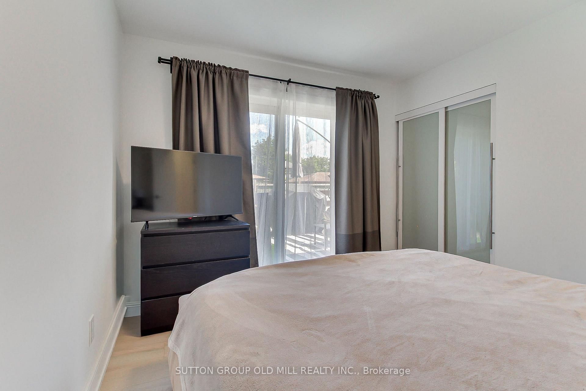 23 Moore Park Crescent