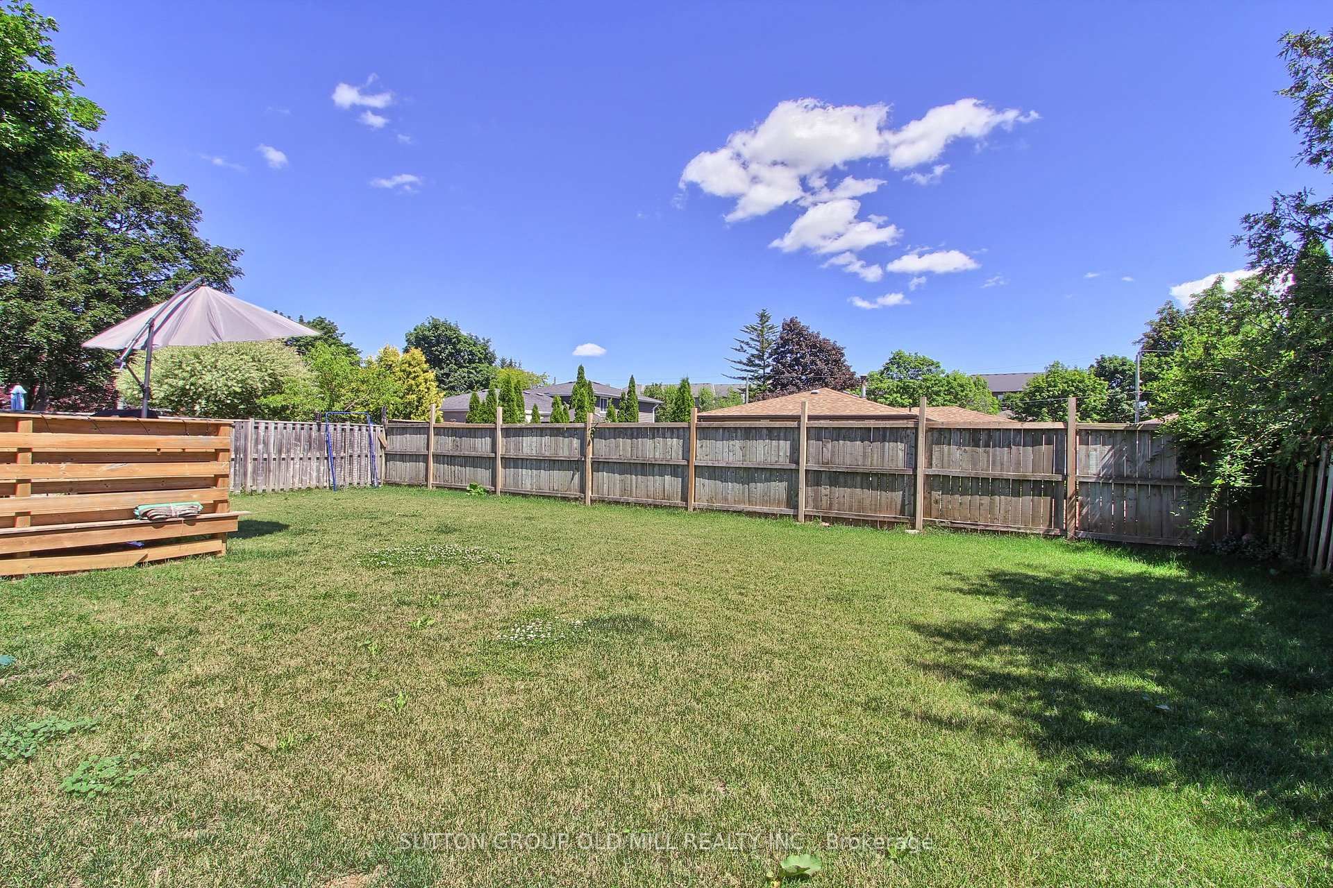 23 Moore Park Crescent