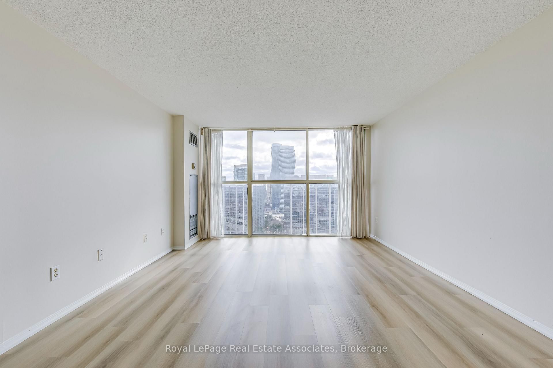4185 Shipp Drive, Unit Ph18