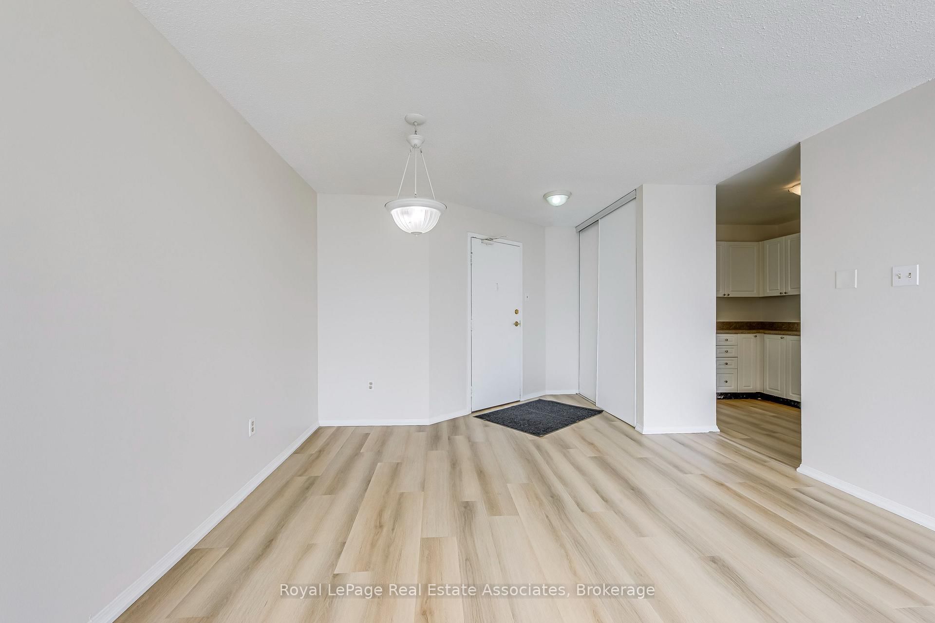 4185 Shipp Drive, Unit Ph18