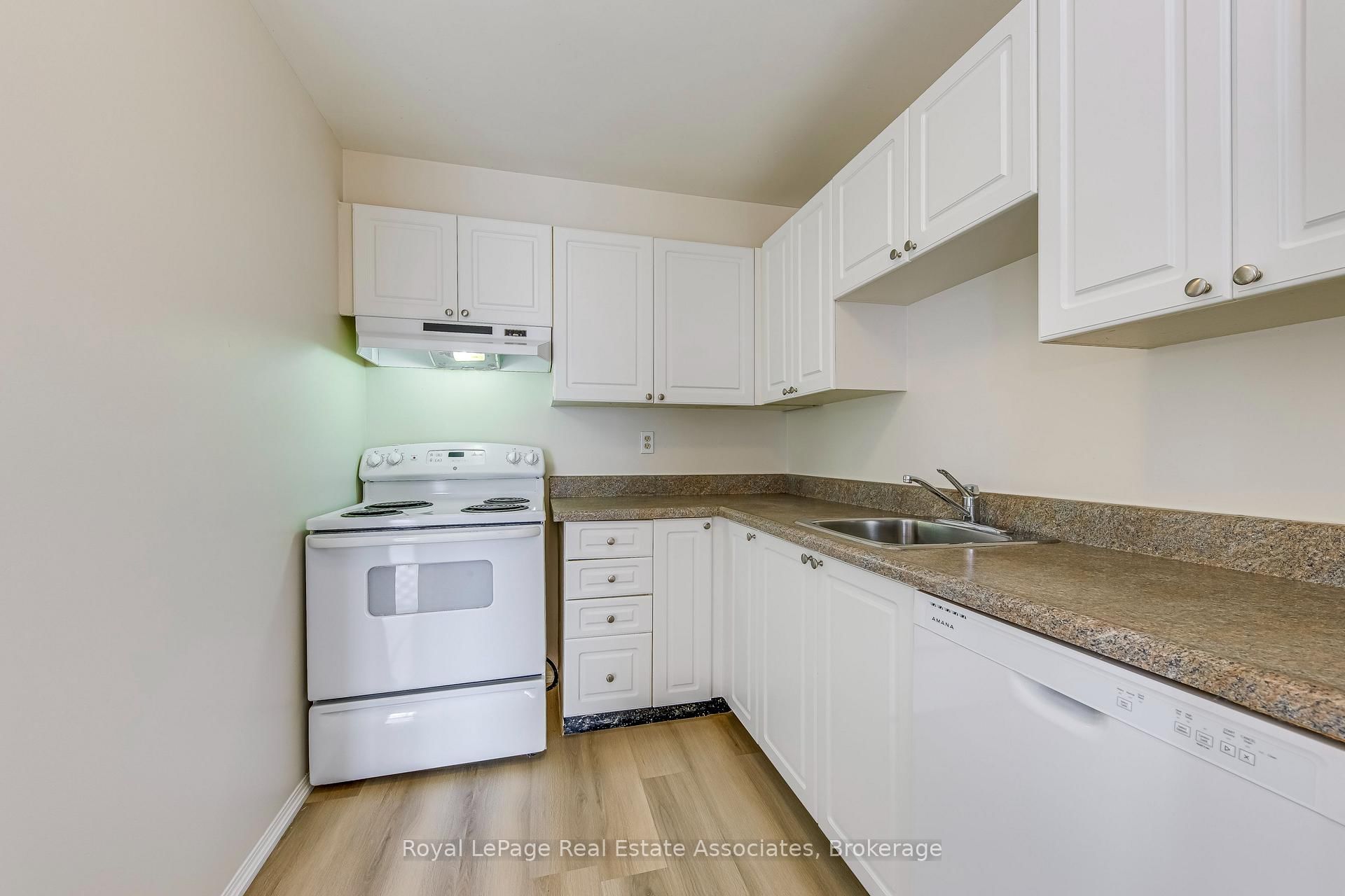 4185 Shipp Drive, Unit Ph18