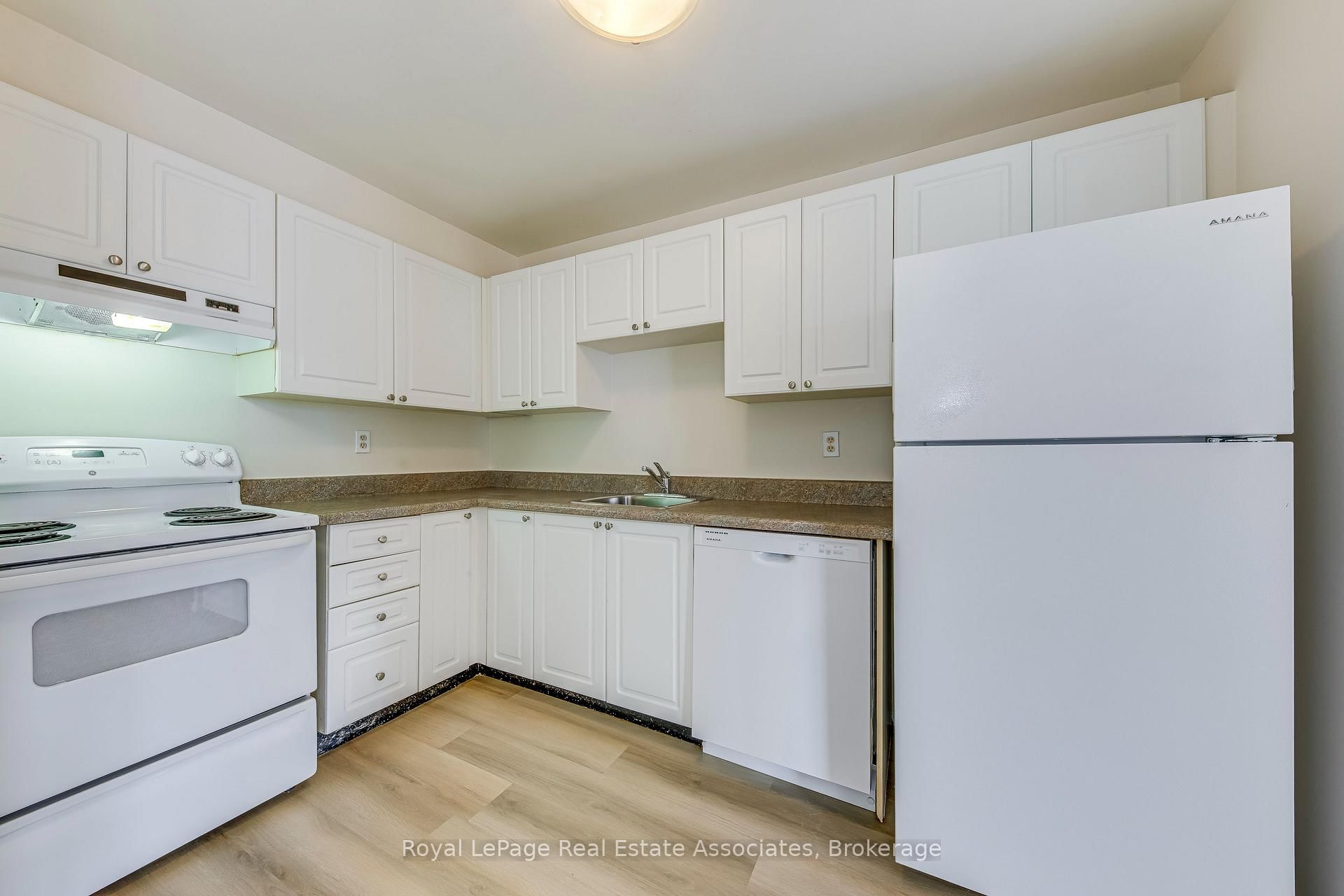4185 Shipp Drive, Unit Ph18