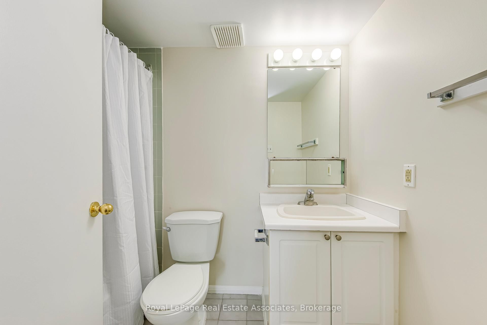 4185 Shipp Drive, Unit Ph18