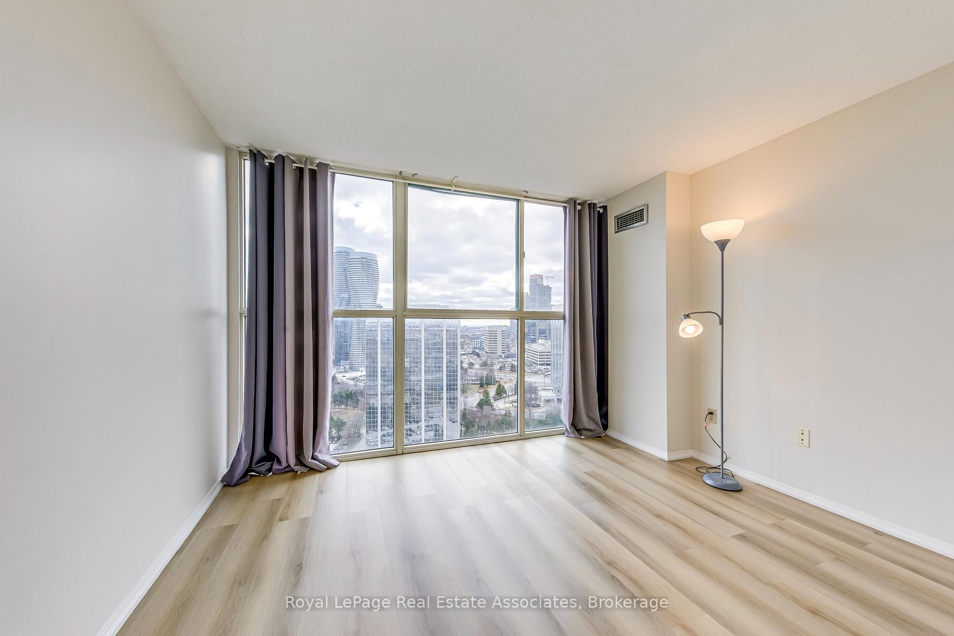 4185 Shipp Drive, Unit Ph18