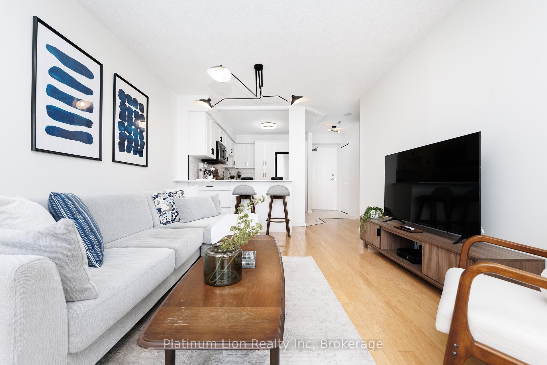 1270 Maple Crossing Boulevard, Unit 1004