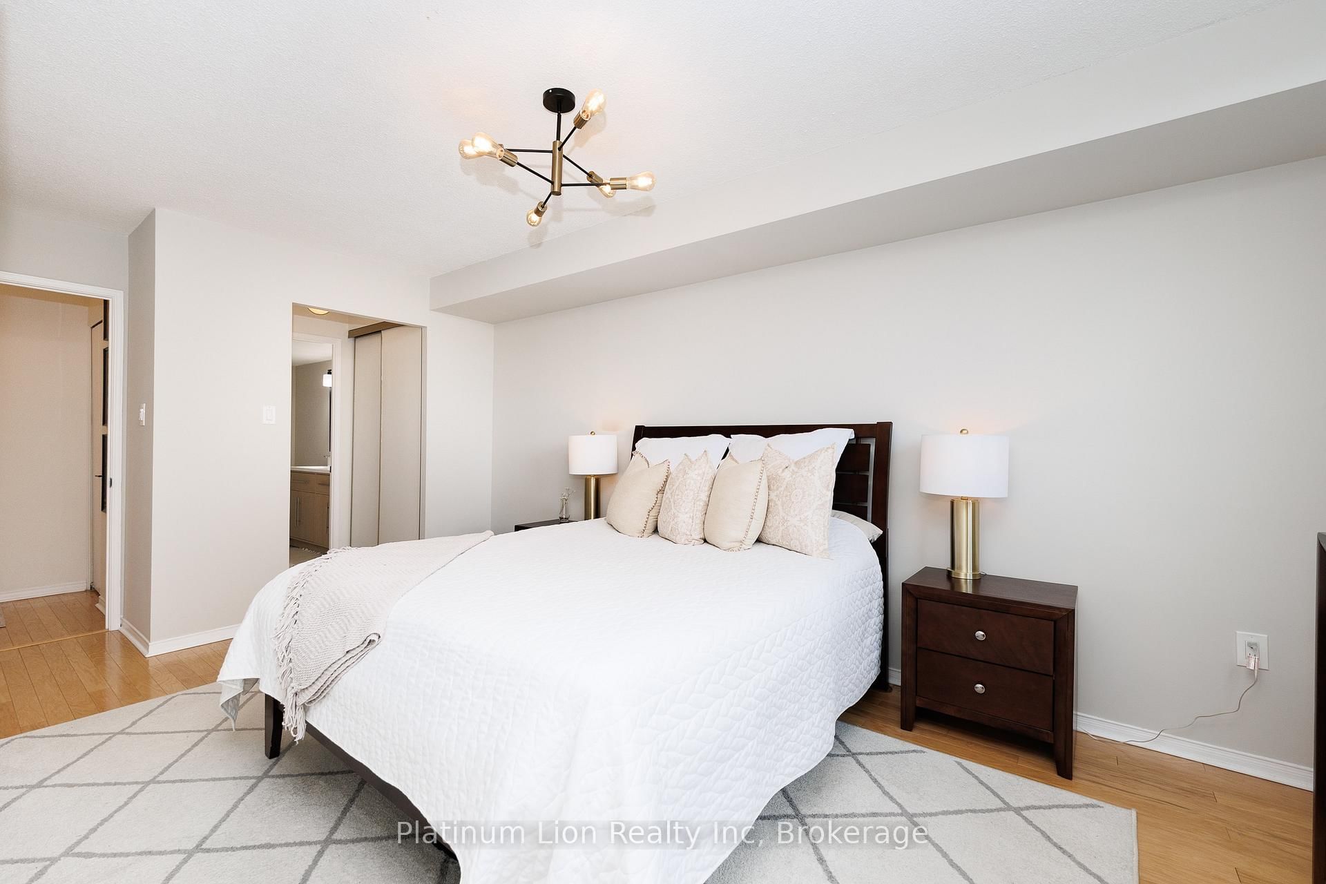 1270 Maple Crossing Boulevard, Unit 1004