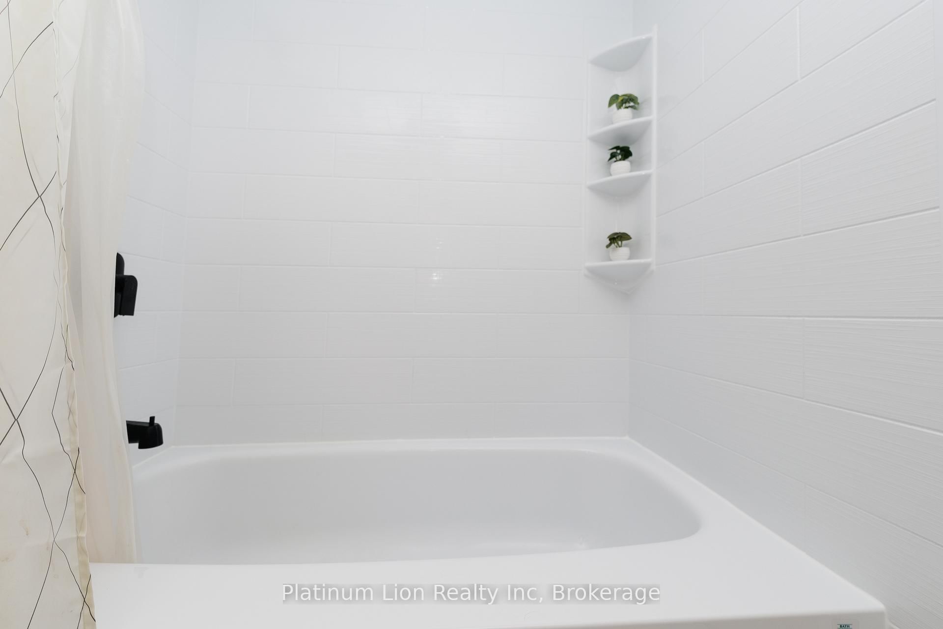 1270 Maple Crossing Boulevard, Unit 1004
