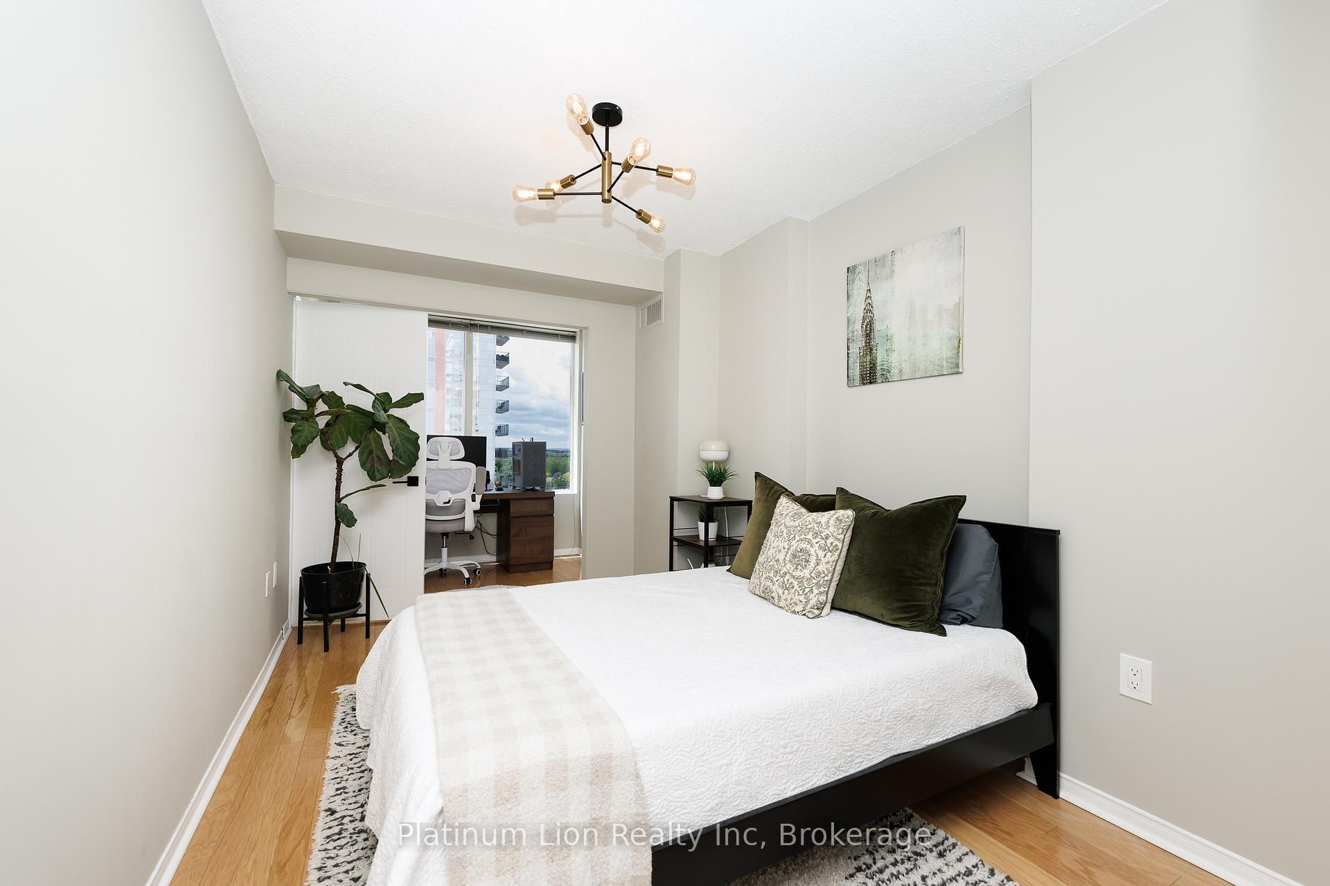 1270 Maple Crossing Boulevard, Unit 1004