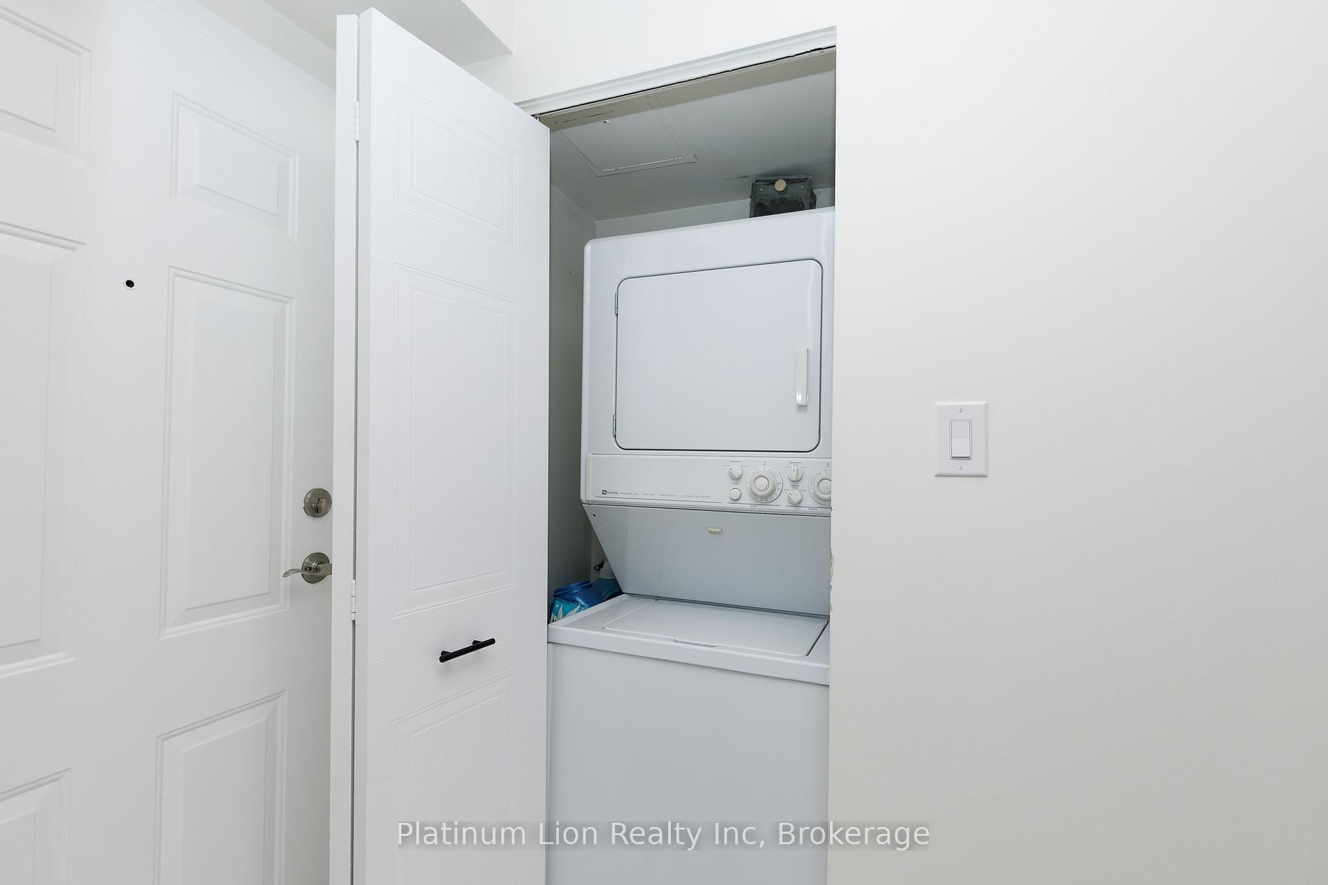1270 Maple Crossing Boulevard, Unit 1004