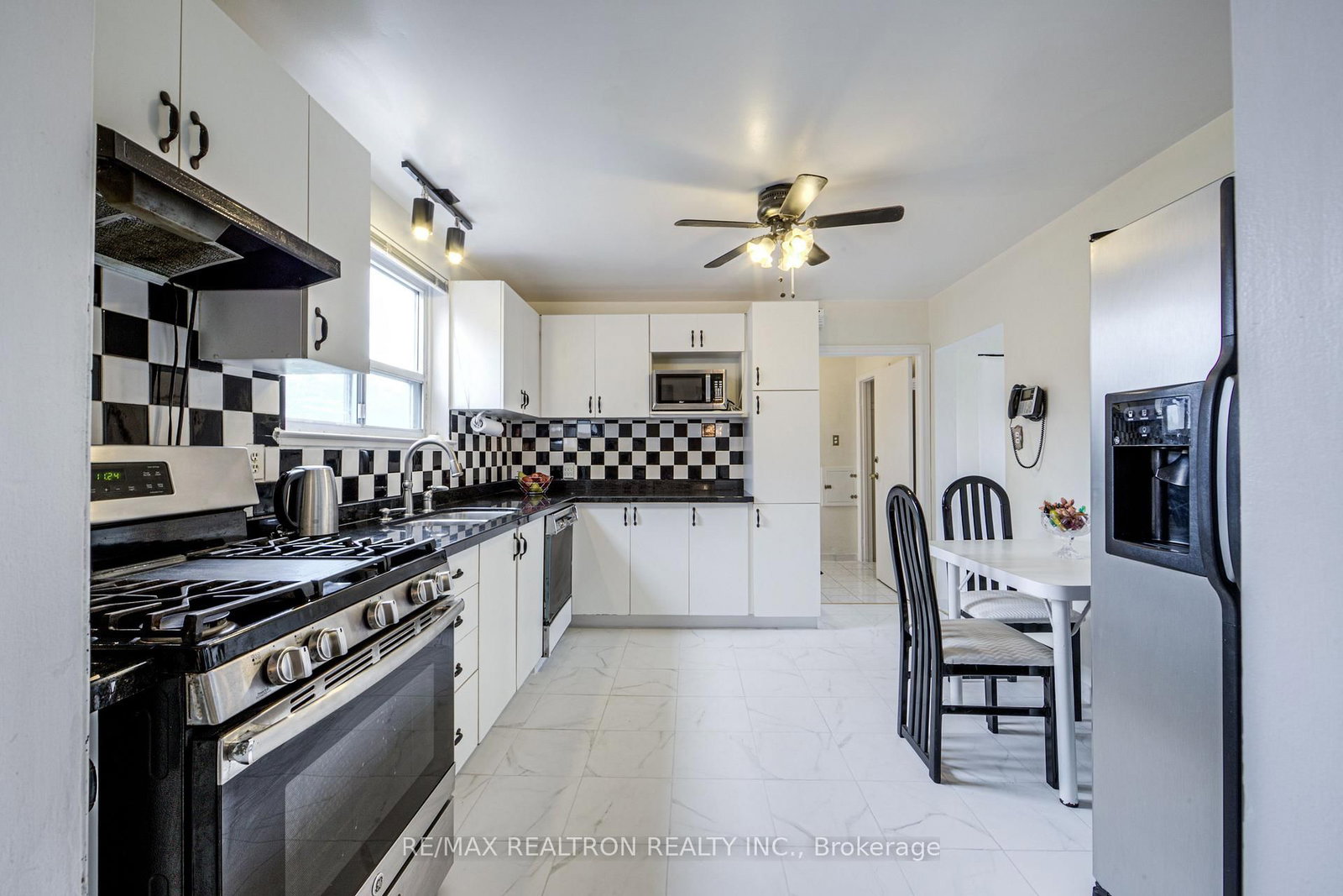 Listing Image 19