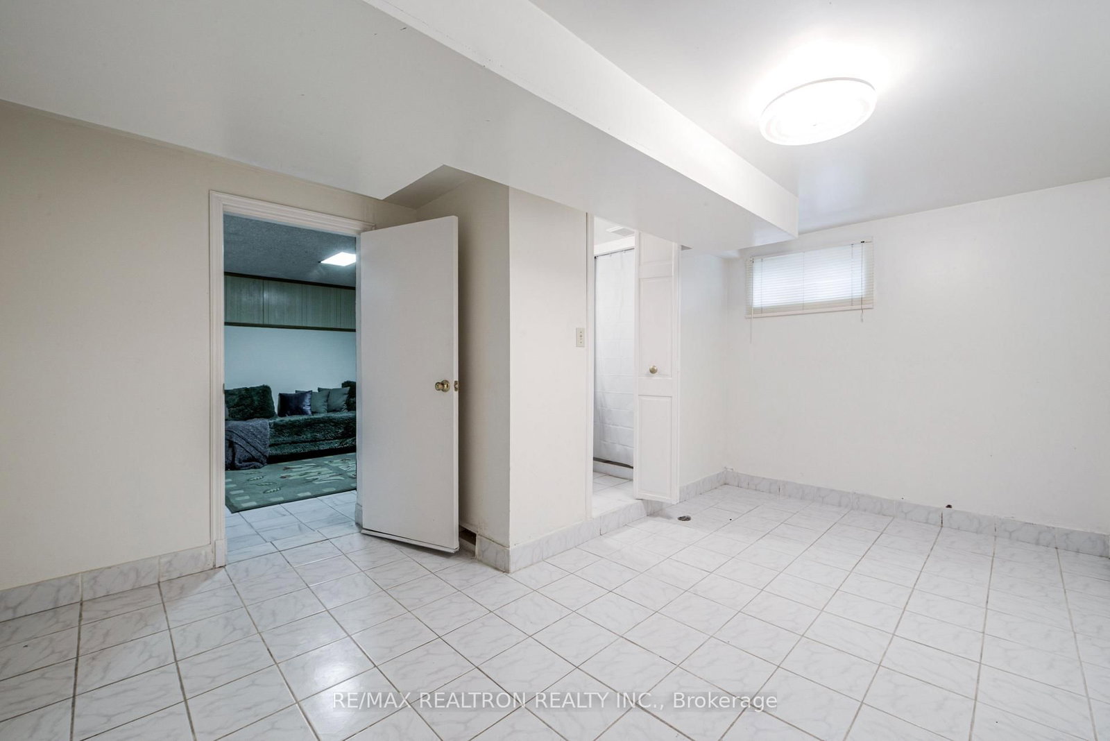 62 Hullmar Drive • Toronto, ON photo 39