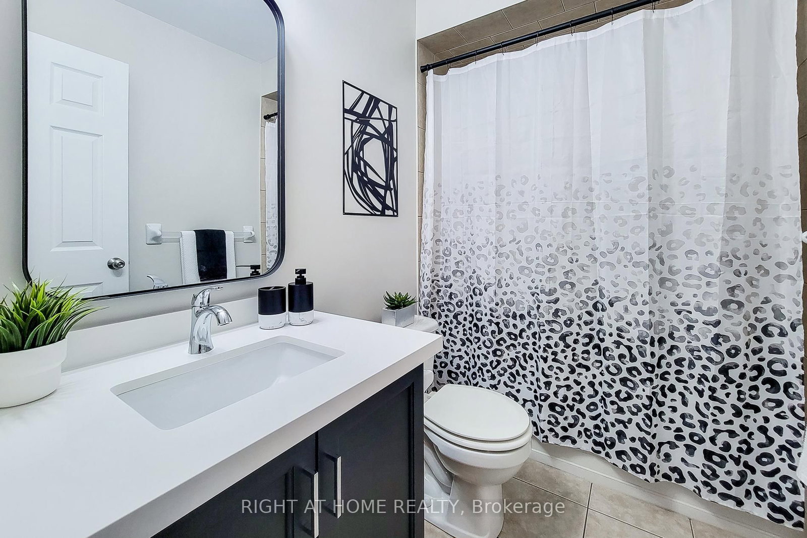 1380 Costigan Road • #33 • Milton, ON photo 16