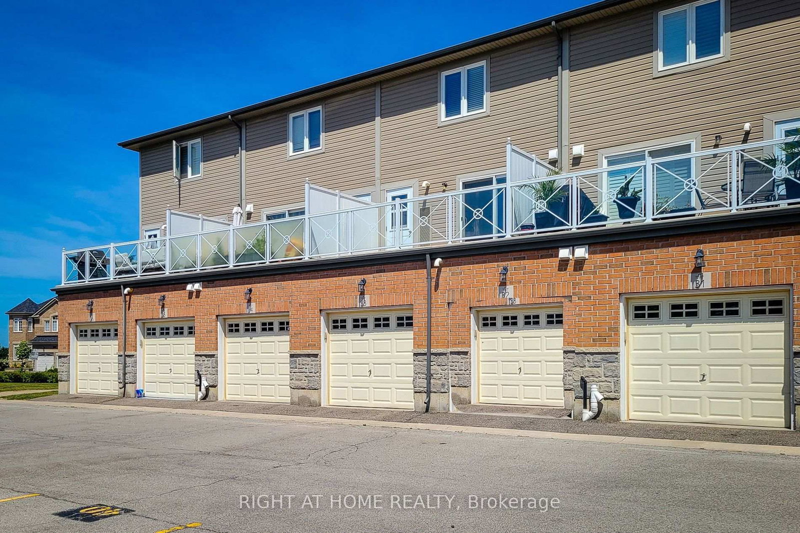1380 Costigan Road • #33 • Milton, ON photo 18
