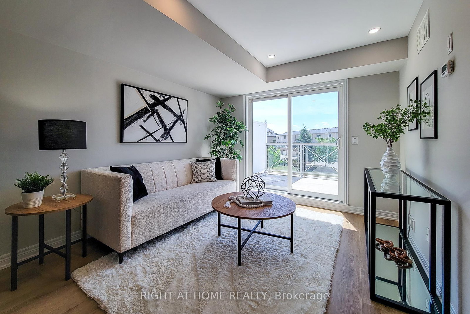 1380 Costigan Road • #33 • Milton, ON photo 3