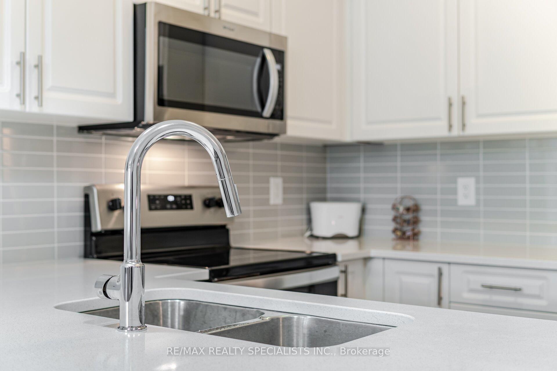 610 Farmstead Drive, Unit 315