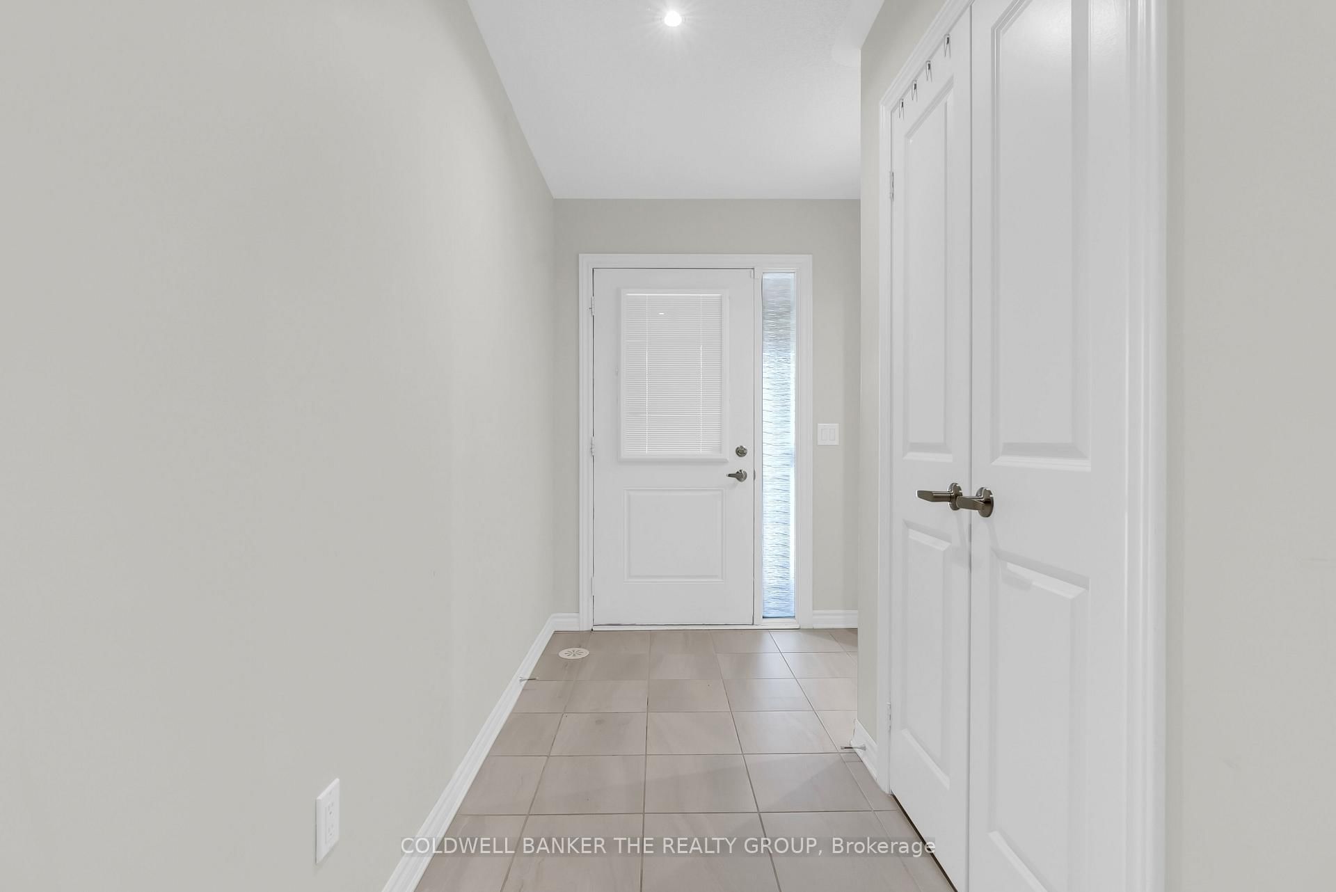 50 Edinburgh Drive, Unit 8