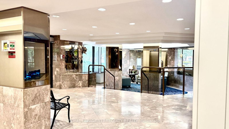 211 - 20 Cherrytree Drive