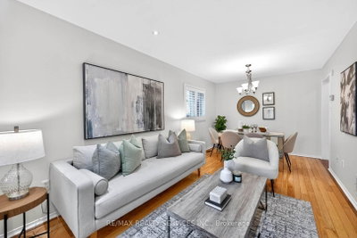 6 Creekwood Drive • Brampton, ON photo 8