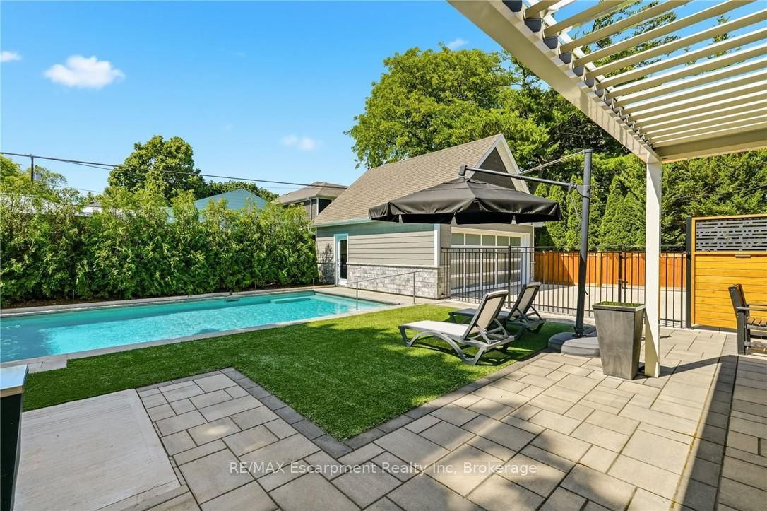 2113 Courtland Drive • Burlington, ON photo 39