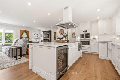2113 Courtland Drive • Burlington, ON photo 8