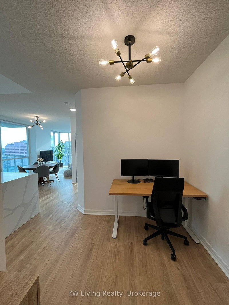 1502 - 220 Burnhamthorpe Road W