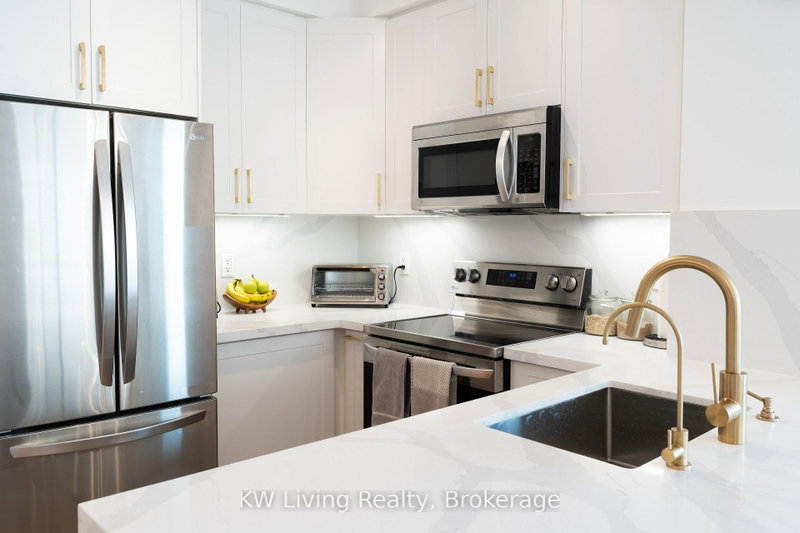 1502 - 220 Burnhamthorpe Road W