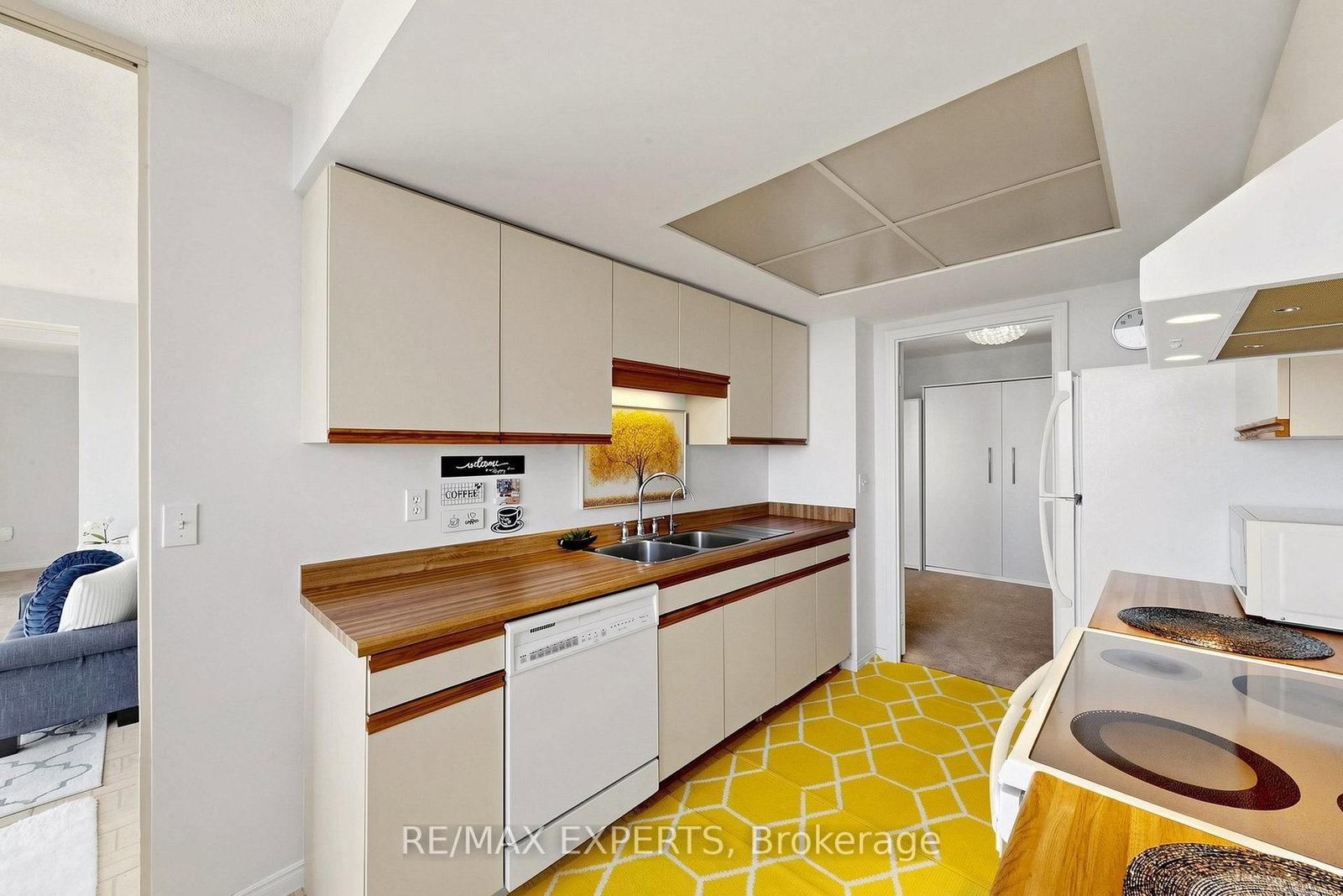 1360 Rathburn Road E • #909 • Mississauga, ON photo 10