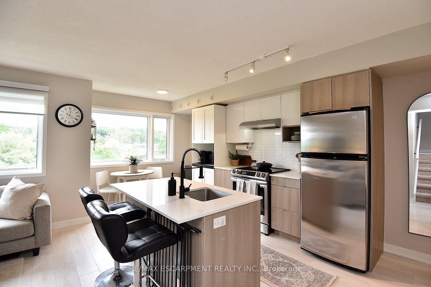 1135 COOKE Boulevard • #112 • Burlington, ON photo 13
