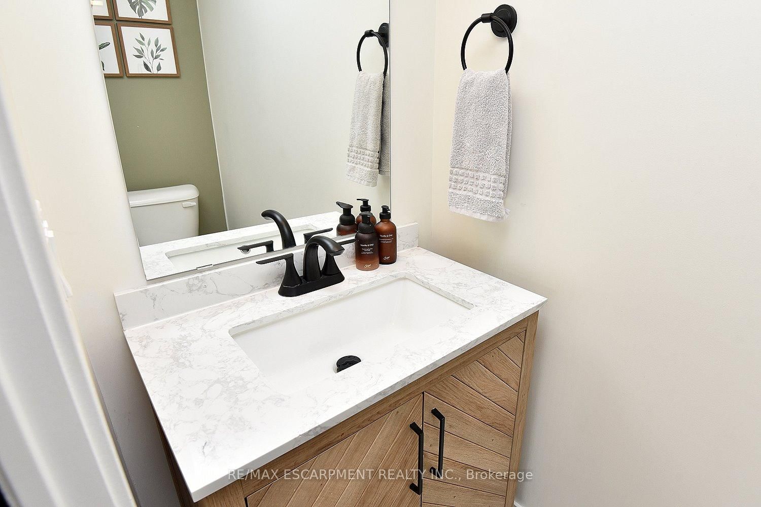 1135 COOKE Boulevard • #112 • Burlington, ON photo 16