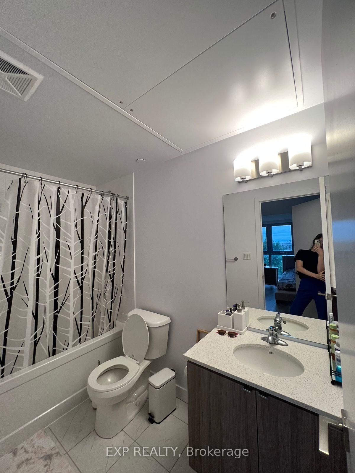 2433 Dufferin Street • #703 • Toronto, ON photo 11