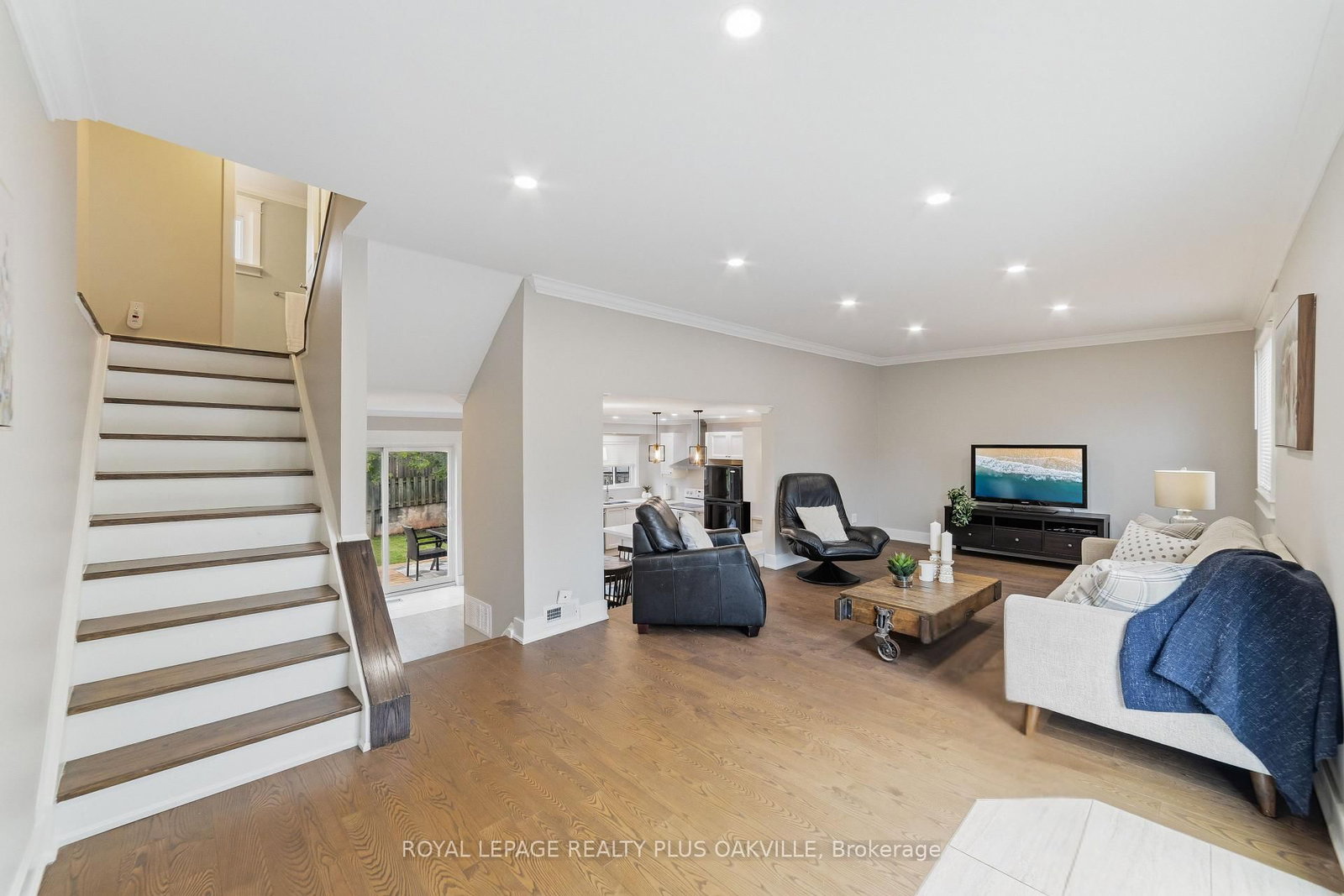 2073 Worthington Drive • Oakville, ON photo 16