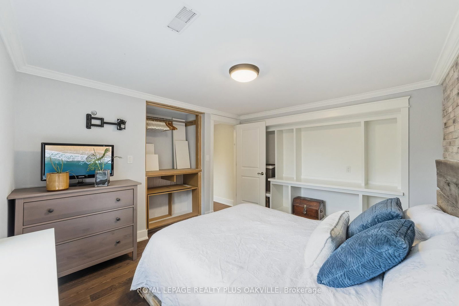 2073 Worthington Drive • Oakville, ON photo 24