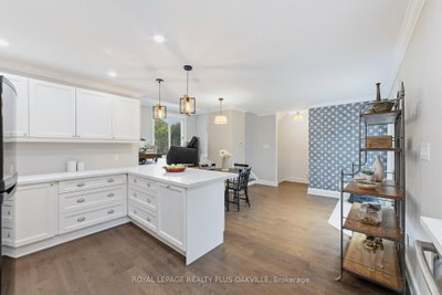 2073 Worthington Drive • Oakville, ON photo 8